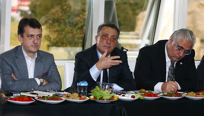 Ahmet Nur Çebi ve Metin Albayrak, Basın Mensuplarıyla Yemekte Bir Araya Geldi