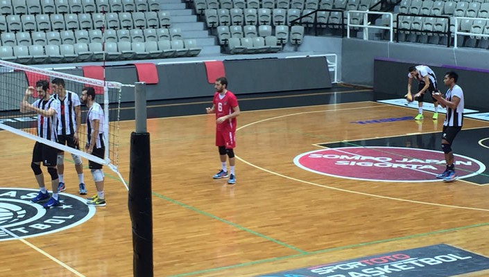 Erkek Voleybol Takımımız, Maliye Milli Piyango İle Hazırlık Maçı Yaptı