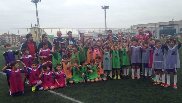 Yalova’da Özkaynak Düzeni Futbolcu Seçmeleri Yapıldı