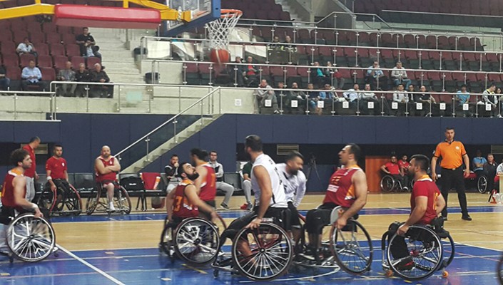 Beşiktaş RMK Marine:63 Galatasaray:52