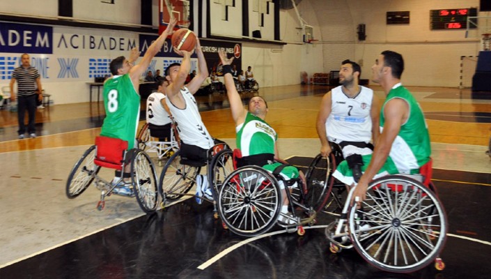 Beşiktaş RMK Marine:67 Cezayir:55