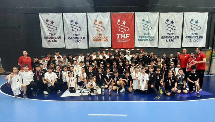 Hentbol Altyapı Sporcularımızdan, Üç Birincilik, Bir İkincilik ve İki Üçüncülük 