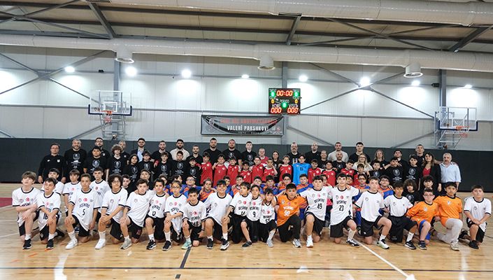 Hentbol Takımımız, BJK-KABATAŞ VAKFI Okulları Valeri Parskhov Hentbol Turnuvası’na Katıldı