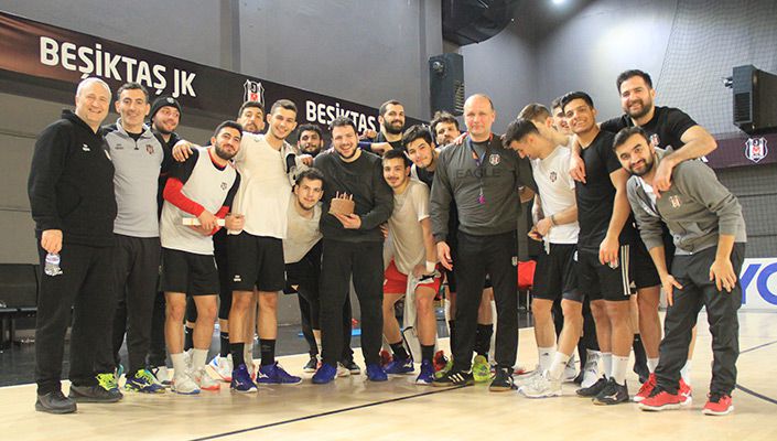 Hentbolcumuz Mirhan Kasarcı’nın Doğum Günü Kutlandı