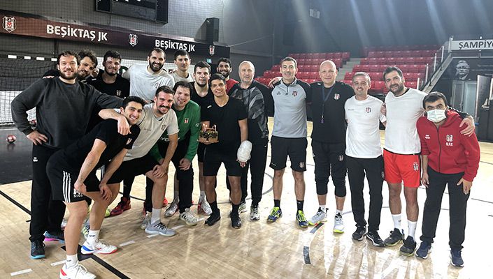 Hentbolcumuz Şevket Yağmuroğlu’nun Doğum Günü Kutlandı