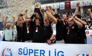 Şampiyon Beşiktaş Kupasını Aldı
