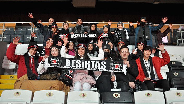 Iğdırlı Öğrenciler Vodafone Park’ta Ağırlandı