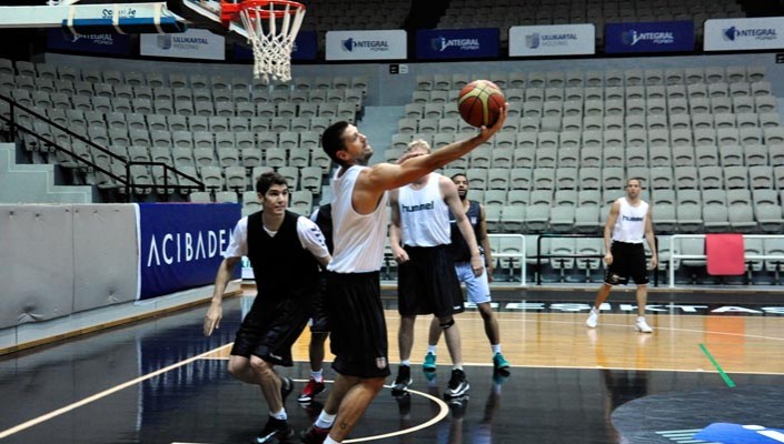 Beşiktaş İntegral Forex Takımımız İzmir’e Gitti