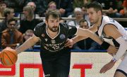 Beşiktaş fall in final Champions League game but qualify for Last 16