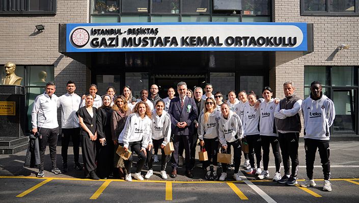 Kadın Futbol Takımımız, 8 Mart Dünya Kadınlar Günü Etkinliğine Katıldı
