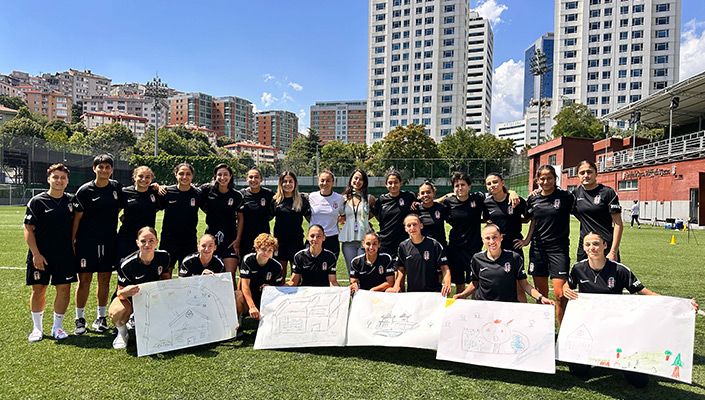 Kadın Futbol Takımımız, ‘Takım Ruhu ve İş Birliği’ Atölyesi’ne Katıldı