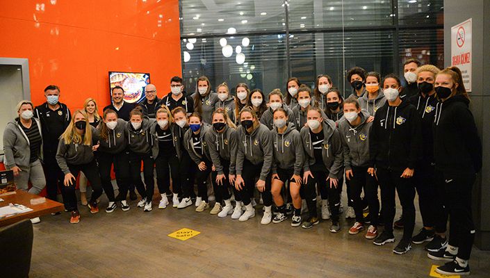 Kadın Futbol ve Spor Okulları Direktörümüz Necmettin Çelikhan’dan St. Pölten Kafilesine Ziyaret