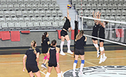 Kadın Voleybol Takımımız Yeni Sezon Hazırlıklarını Sürdürüyor