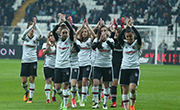 Kadın Futbol Takımımız Taraftarlarımızı Selamladı