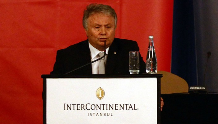 Divan Başkanlık Kurulu Başkanı Yalçın Karadeniz