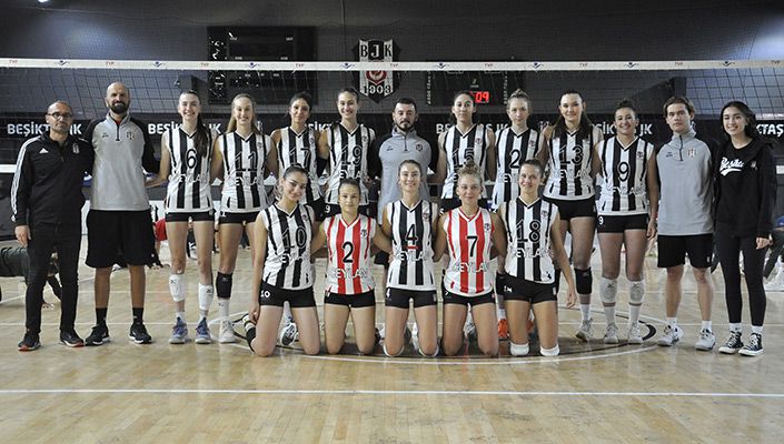 Adam Voleybol:3 Beşiktaş Ceylan:0