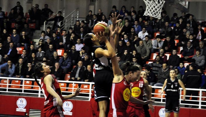 Kadın Basketbol Takımımız Balıkesir'de
