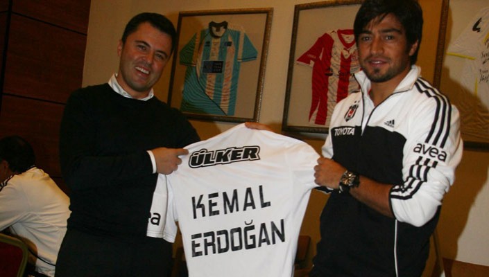 İbrahim Toraman'dan Kemal Erdoğan'a Hediye 