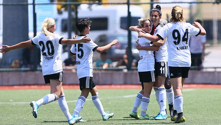 Konak Belediye Spor:0 Beşiktaş Vodafone:1