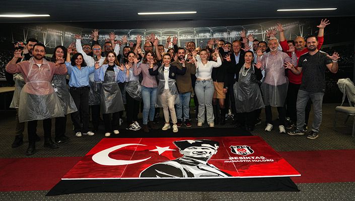 Kulübümüz Çalışanları Cumhuriyet Coşkusunu Renklerle Kutladı