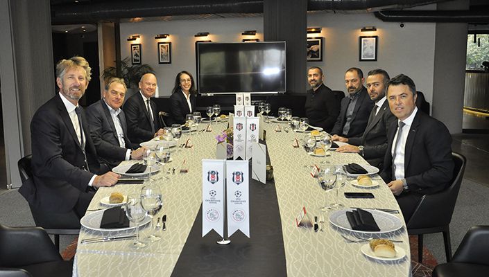 Kulübümüzden Ajax Heyetine Dostluk Yemeği