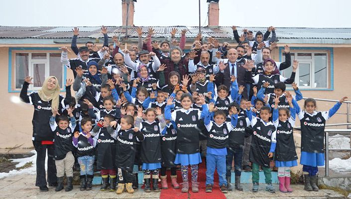 Kulübümüzden Ardahanlı Çocuklara Hediye Üç Bin Forma