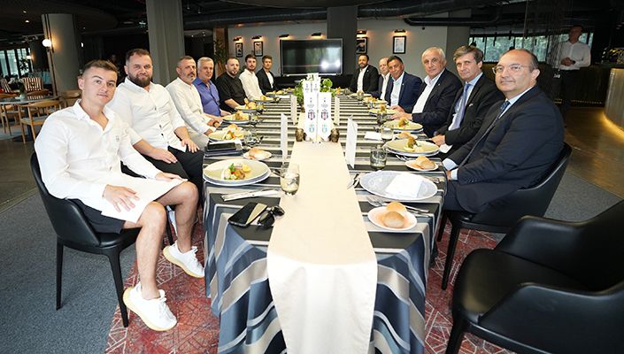 Kulübümüzden UEFA ile KF Tirana Heyetlerine Dostluk Yemeği