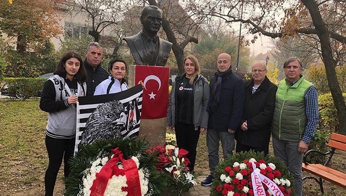 Kurul ve Kongre Üyelerimiz, Ulu Önderimiz Mustafa Kemal Atatürk’ü Budapeşte’de Andı