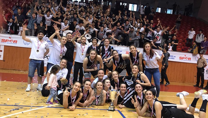 U-18 Kız Basketbol Takımımız Türkiye Şampiyonası’nda Kupanın Sahibi Oldu