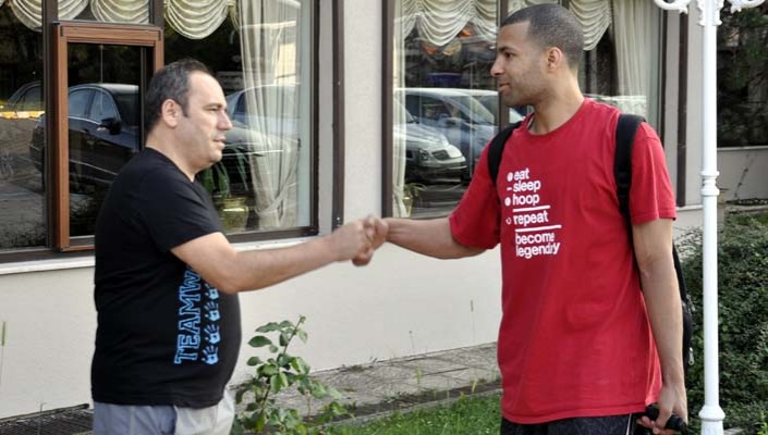 Lofton Kampa Katıldı