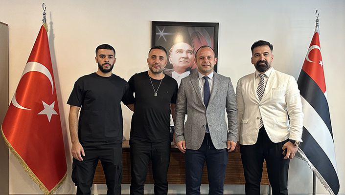 Londra Futbol Okulumuzun Sözleşmesi Yenilendi