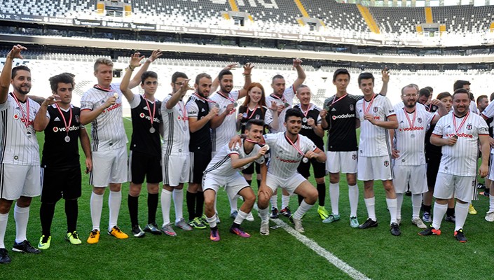 Vodafone Karakartal Aboneleri Vodafone Park’ta Hatıra Maçı Oynadı