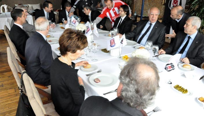 UEFA ve Stoke City Heyetlerine Yemek