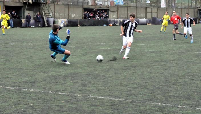 Beşiktaş:1 Fenerbahçe:2 (U-16)