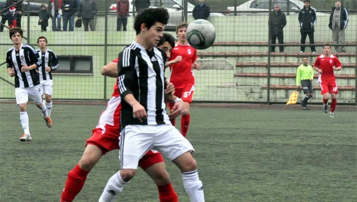 Beşiktaş:2  Dardanelspor:1  (U-18)