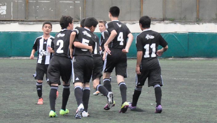 Ümraniye:2 Beşiktaş:4  (U-13)