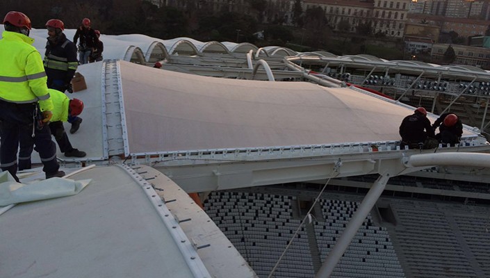Vodafone Arena’da Şeffaf Membran Montajı Başladı