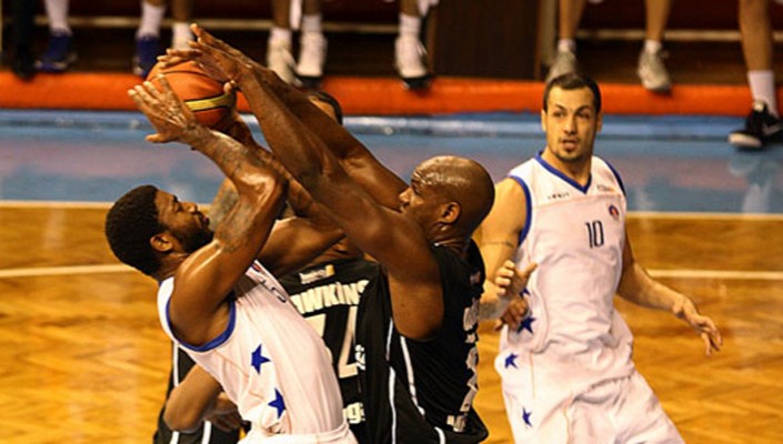 Mersin B.B:82 Beşiktaş Milangaz:98 