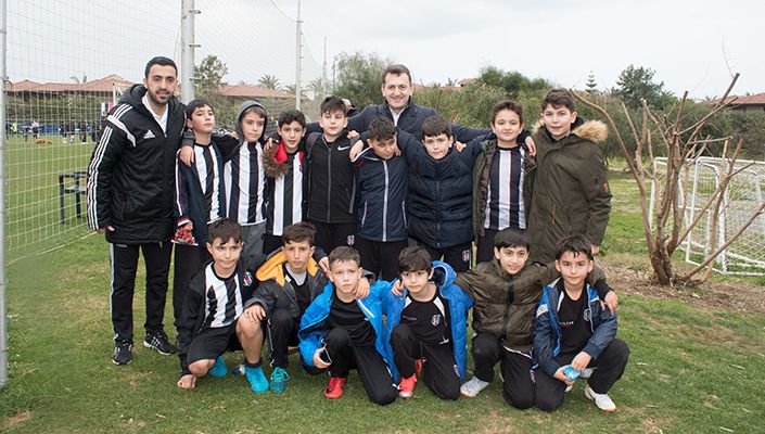 Metin Albayrak’tan Beşiktaş JK Spor Okulları Sömestr Kampına Ziyaret
