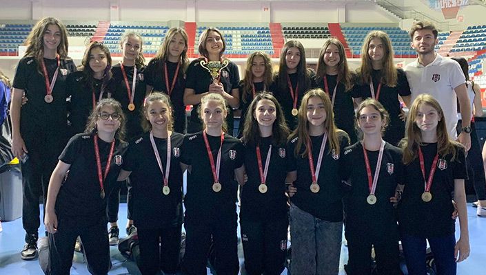 Midi Kız Voleybol Takımımız, İstanbul Midi Kızlar Ligi’nde Birinci Oldu