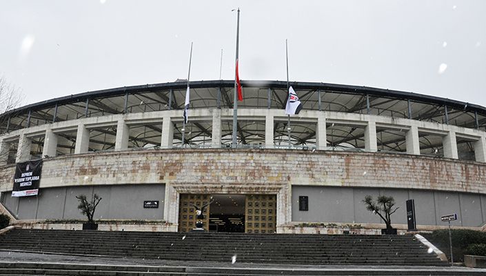 Milli Yas Nedeniyle Vodafone Park ile Tesislerimizde Bayraklarımız Yarıya İndirildi