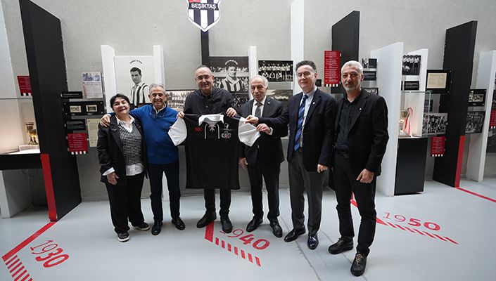 Mustafa Kemal Ulusu ile Sunay Akın’dan Beşiktaş JK Müzesi’ne Ziyaret
