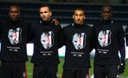 Futbolcularımız Maç Öncesi Atatürk Anısına Hazırlanan Tişörtlerle Isındı