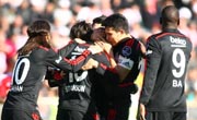 Beşiktaş march on with 1-0 win at Sivasspor