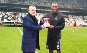 Atiba Hutchinson selected “Football Player of the Year” in Canada!