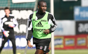 Niang İçin İmza Töreni