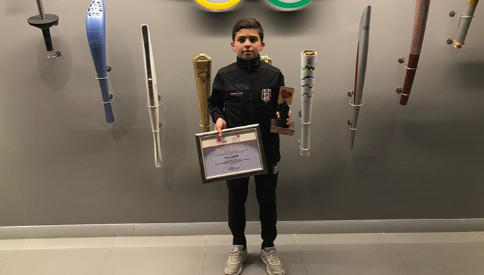 U-13 Basketbol Takımımızın Oyuncusu Zeynep Özel'e Fair Play Özel Ödülü