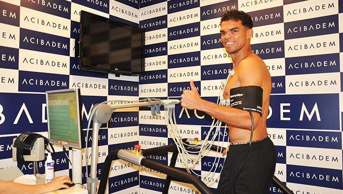 Pepe, Acıbadem Sports'ta Sağlık Kontrolünden Geçti