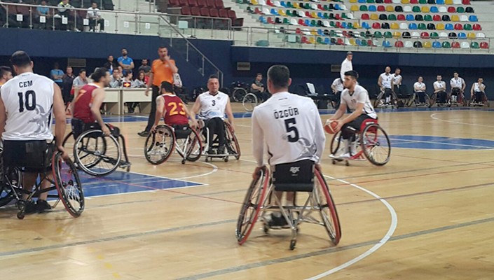 Galatasaray:52 Beşiktaş RMK Marine:66