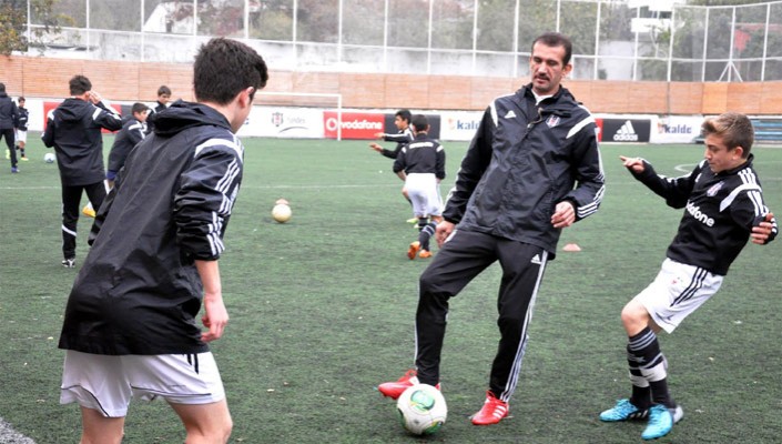 Rüştü Reçber, U-14 Akademi Takımımızın Oyuncularıyla Buluştu